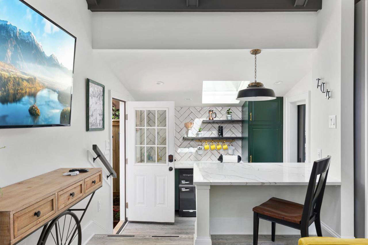 Guest house The Cozy Yellow In Dilworth *